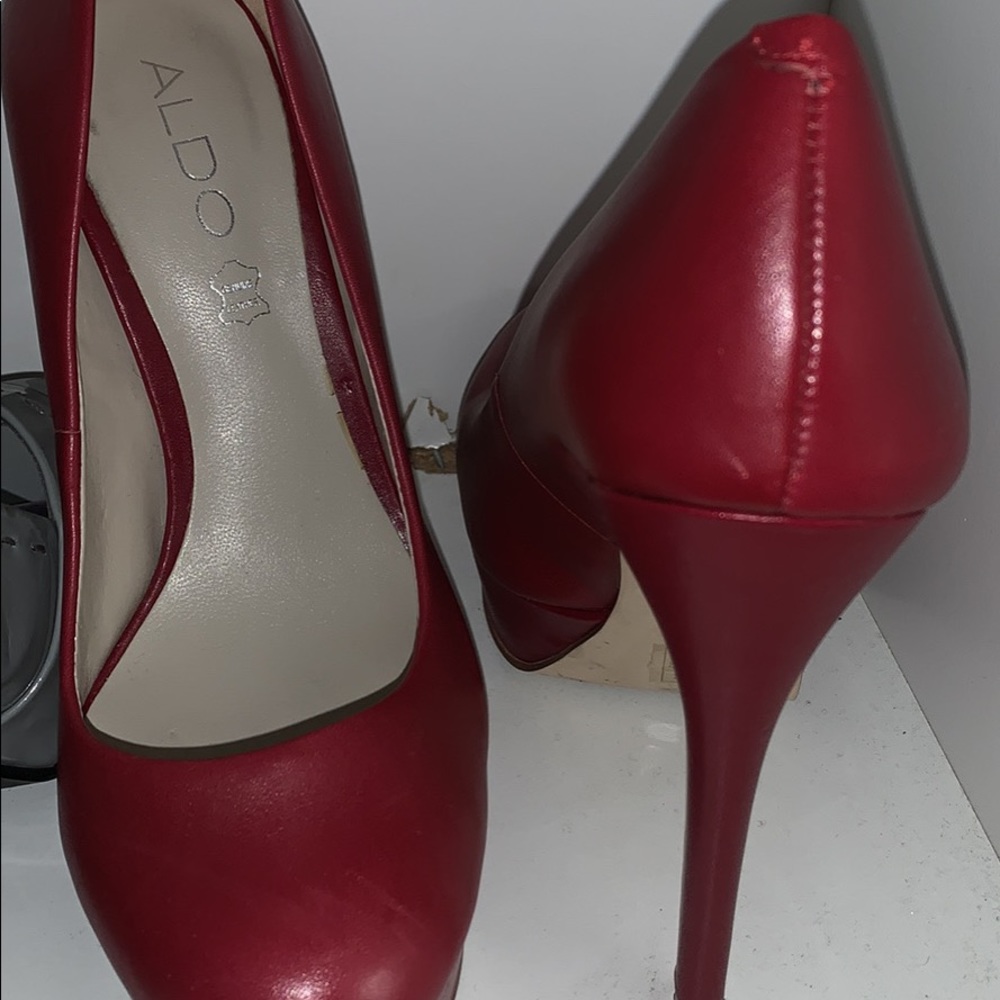 All three pairs diferente brands size 6